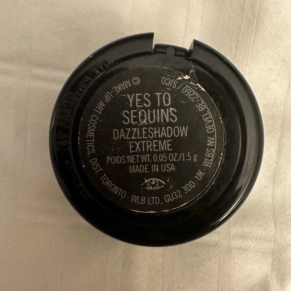 MAC Cosmetics Yes to sequins Eyeshadow - Picture 2 of 2